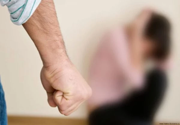 В Казахстане бывшая жена обвинила депутата в многолетнем насилии и попытках забрать ее жилье и детей