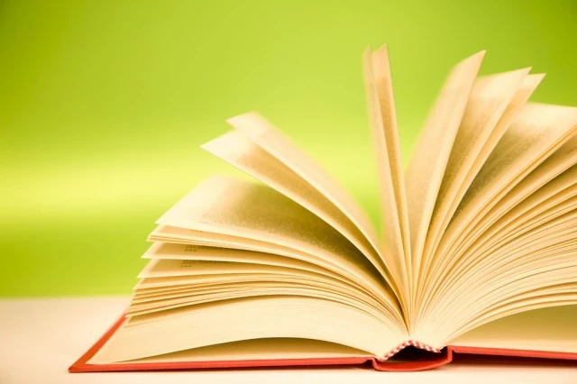 ИИ написал книгу за репортера Би-би-си. Почему этого должны бояться писатели и музыканты