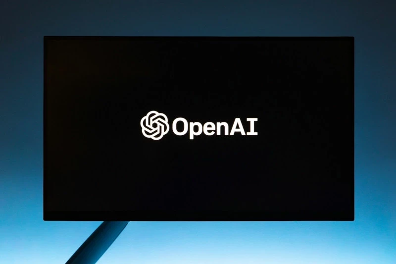 OpenAI утверждает, что китайские конкуренты используют ее разработки для своих приложений ИИ