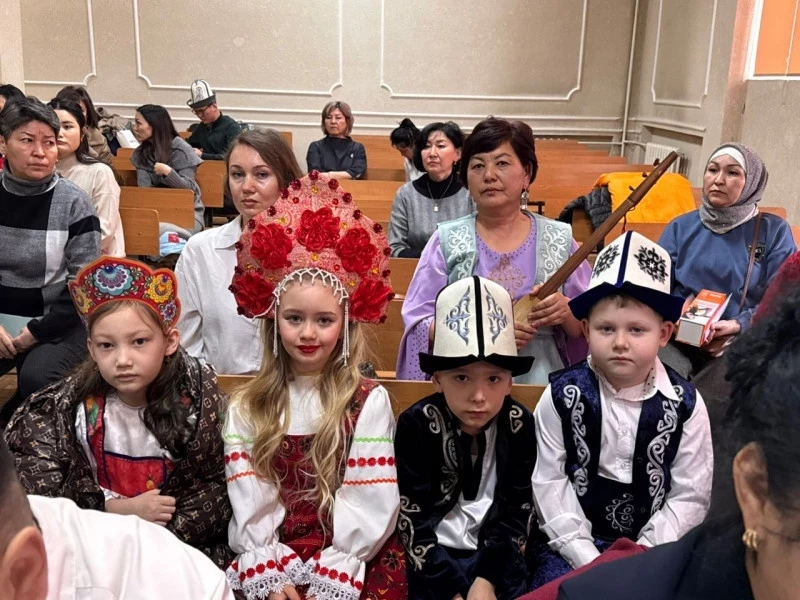 В Бишкеке прошел городской конкурс ко Дню родного языка