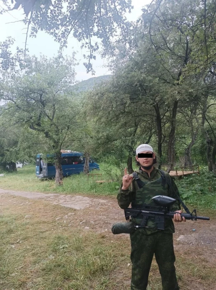В Кара-Суйском районе провели обыски у членов экстремистской организации "Хизб ут-Тахрир"