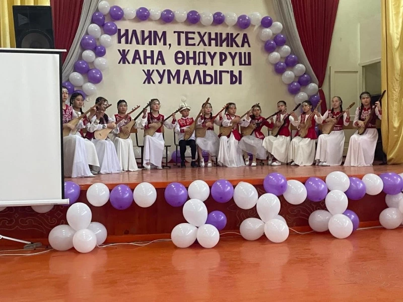 В Бишкеке состоялось открытие Республиканской недели науки, техники и производства школьников