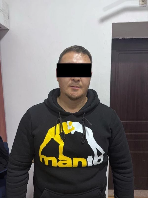 Разбил лобовое стекло чужого авто. В Бишкеке задержан водитель по подозрению в хулиганстве