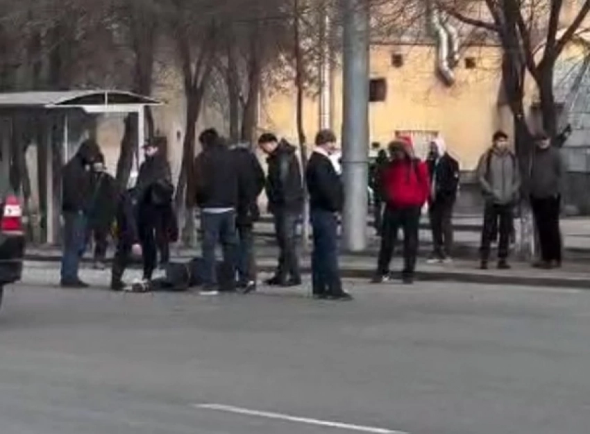 В Бишкеке внедорожник сбил пешехода (видео)