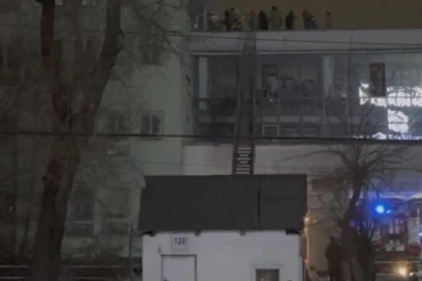 В Бишкеке произошел пожар в Наццентре кардиологии (видео)