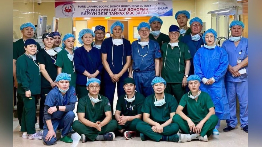 В Улан-Баторе успешно проведена первая лапароскопическая операция на донорской печени