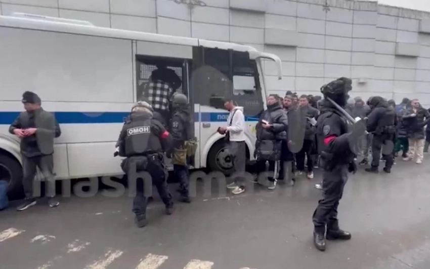 На Савёловском рынке в Москве массово задерживают мигрантов (видео)