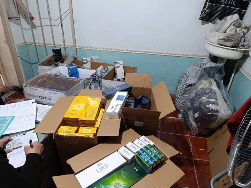 ГНС провела рейд на одном из крупных рынков республики и нашла незаконный табак (фото)