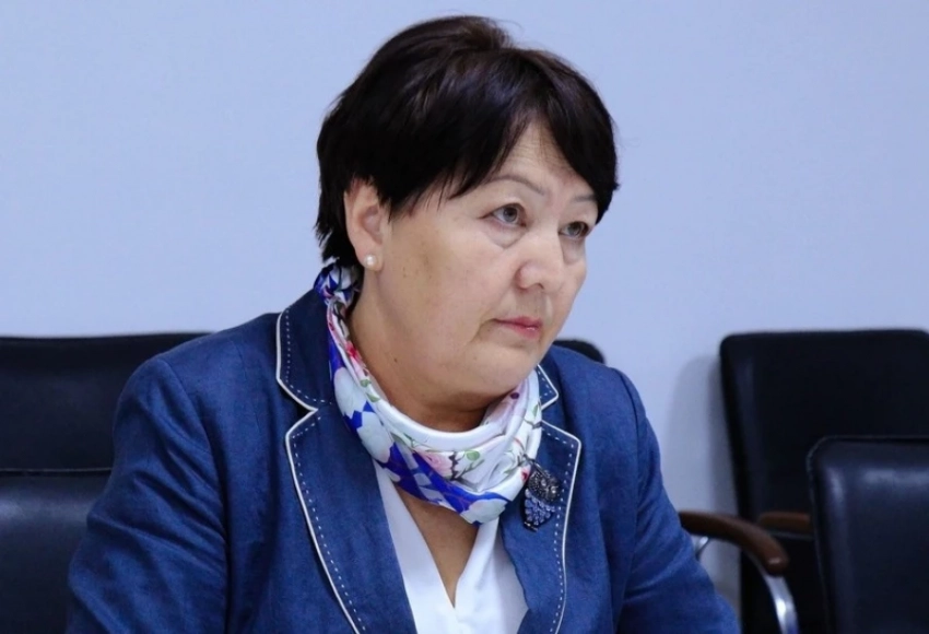 Глава Минобраза провела в командировках в 2024 году 32 дня, но результатов нет