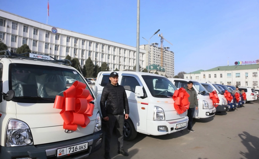 Мэрия Оша получила новые автомобили для городских предприятий