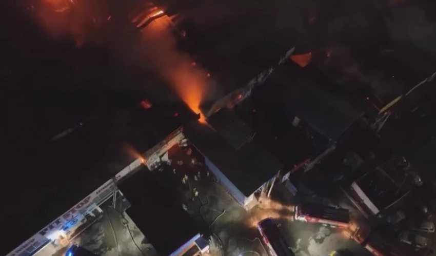 В районе рынка «Кудайберген» крупный пожар, площадь возгорания - 3 тыс. квадратов