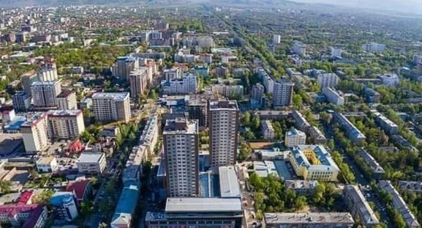 Торговые центры или больницы и школы: в чем Бишкек нуждается больше?