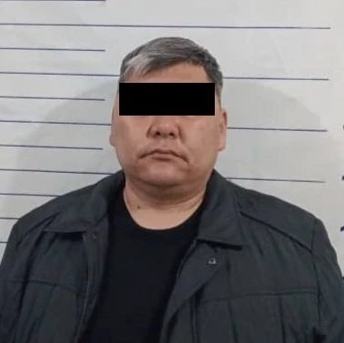 В Токмоке задержаны экс-налоговики по делу о хищении 8,5 млн сомов