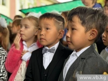 В Минобразе пояснили, какие классы будут обучаться по 12-летней программе