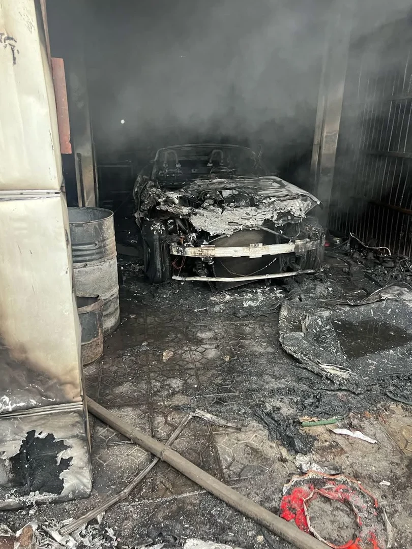 В пожаре на СТО сгорели 4 авто