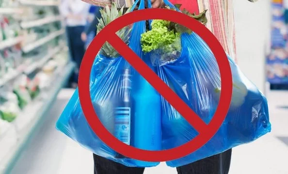 С 1 марта введены штрафы на использование и продажу пластиковых пакетов и изделий на Иссык-Куле