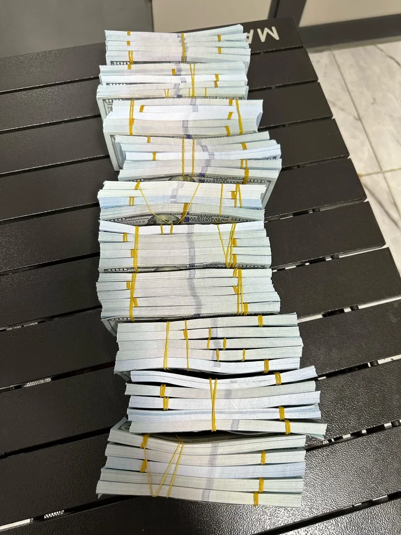 В Бишкеке у иностранца нашли 362 тысячи фальшивых долларов