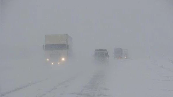 В пяти областях Казахстана закрыты дороги из-за непогоды