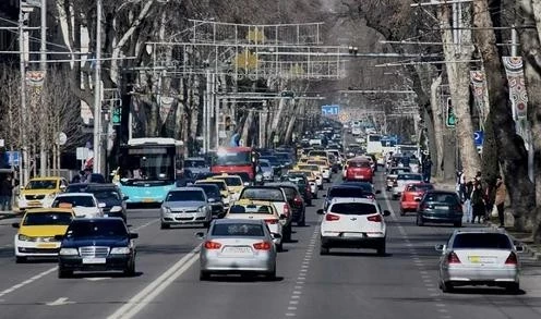 В Таджикистане вступают в силу повышенные ставки налога на транспорт