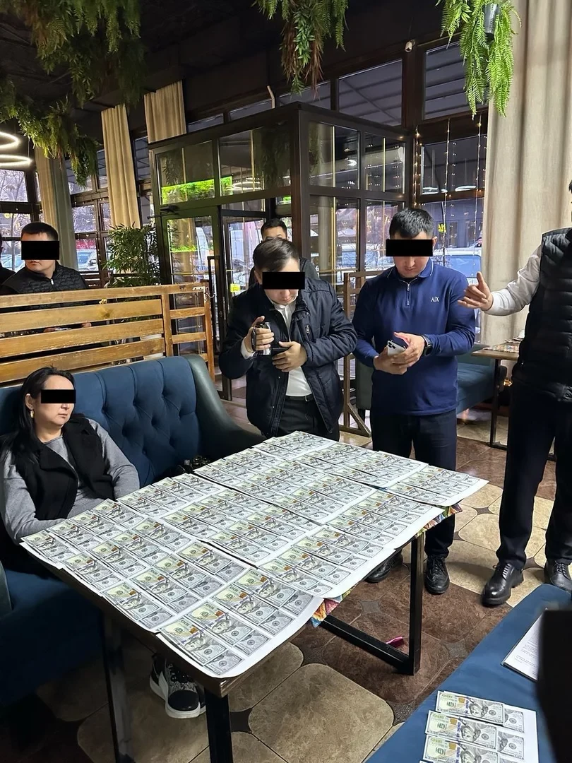 Мошенница обманывала бизнесменов, обещая покровительство родственников президента