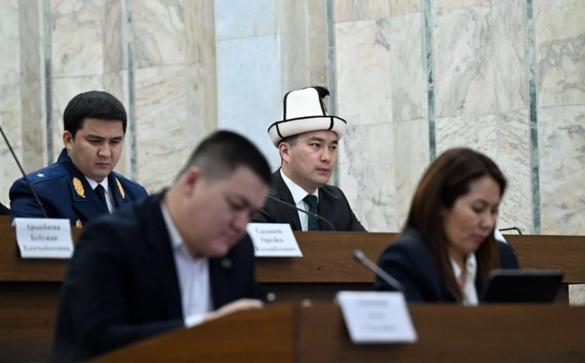 Еще один комитет ЖК одобрил законопроект о СМИ