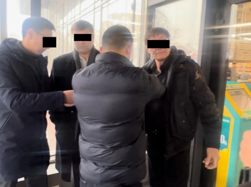 Директор «Кыргызлото» вымогал $10 тысяч у инвесторов - видео