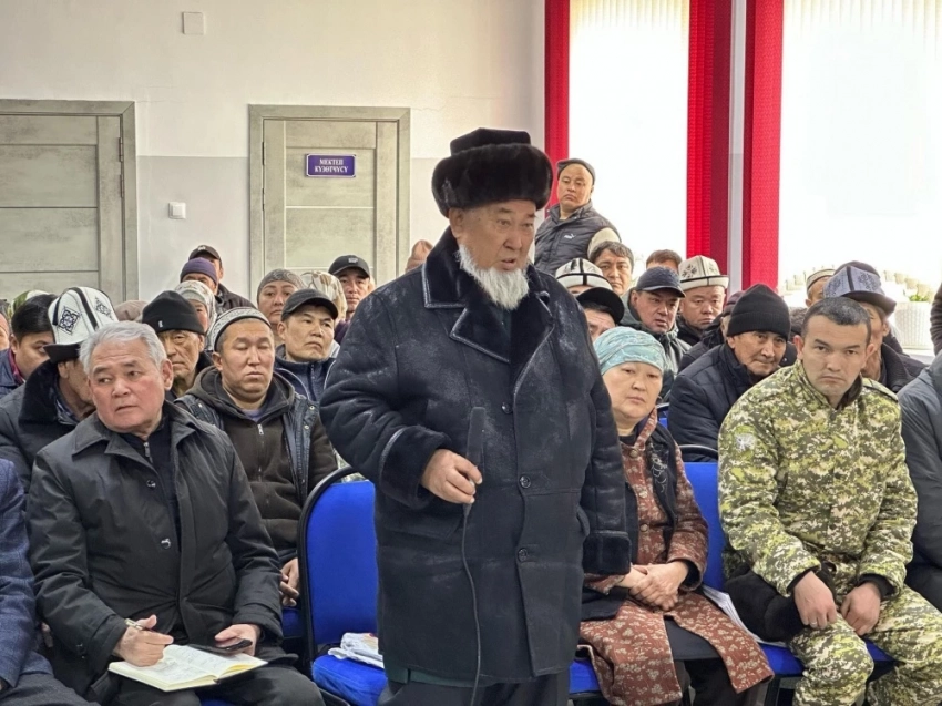 Айжигитов, отдай мандат аксакалу из Достука!