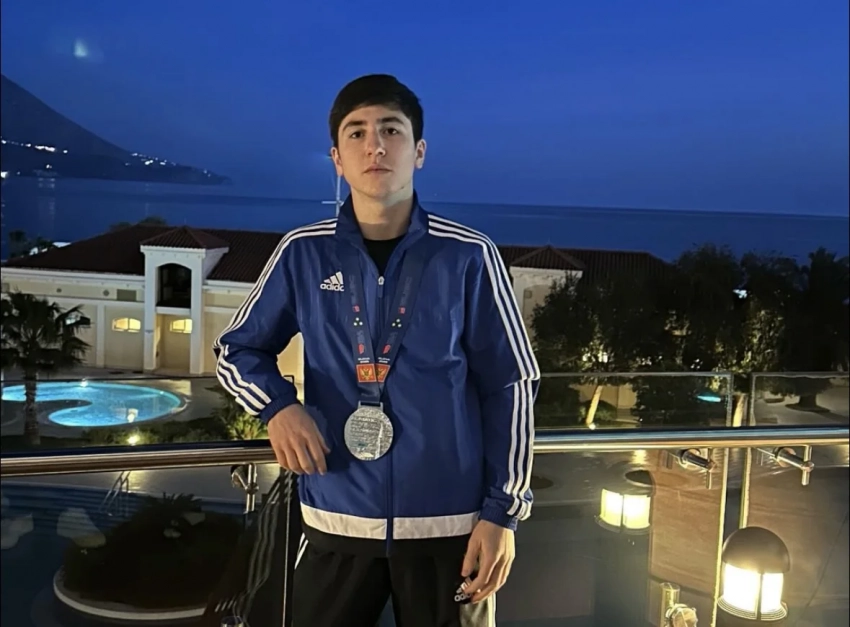 Амантур Жумаев завоевал серебро на Кубке мира по боксу среди молодежи