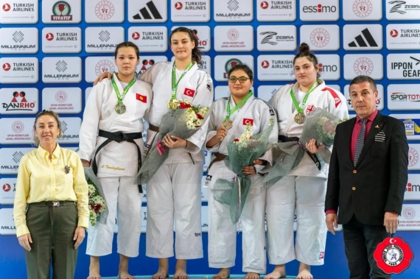 Спортсменка из Бишкека взяла серебро Открытого кубка Европы по дзюдо (фото)