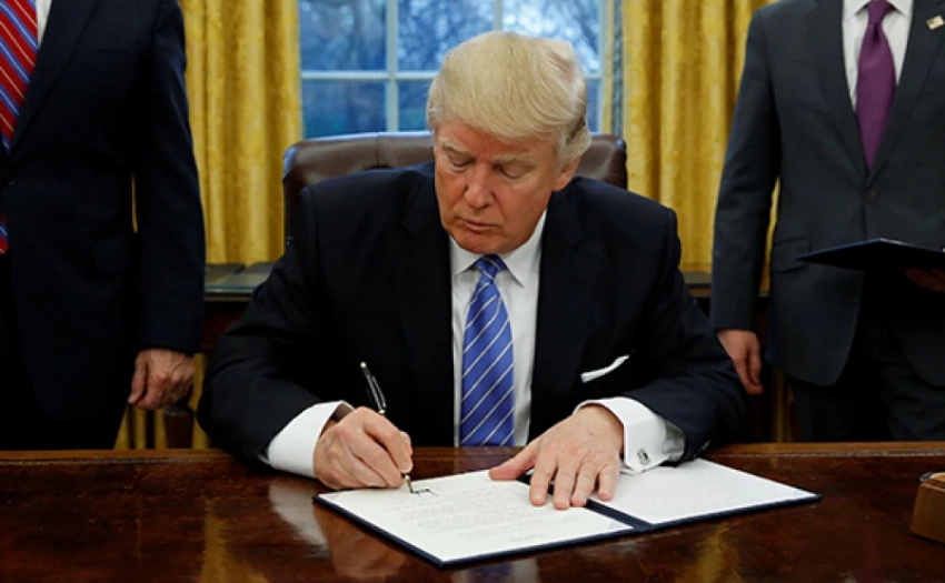 «Голос Америки» прекратил вещание после указа Трампа