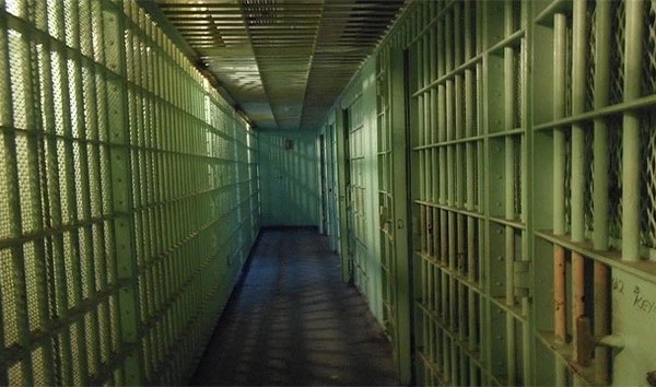 Бывший глава Госналоговой службы Кыргызстана и его заместитель остались под стражей еще на два месяца