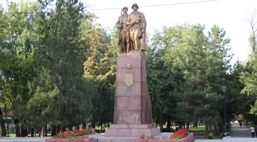 На бульваре Молодой Гвардии введено двустороннее движение