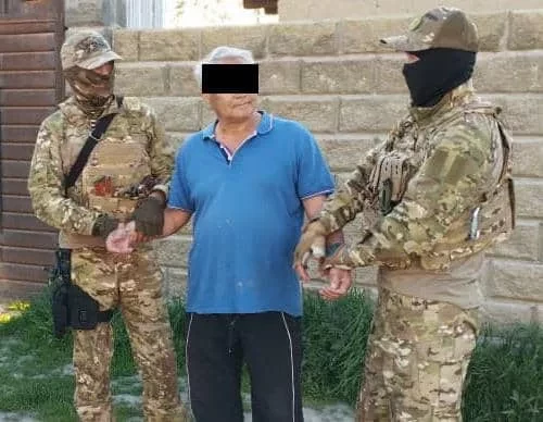 В юго-западной части Бишкека мужчина незаконно организовал частное кладбище