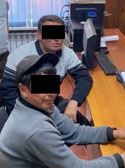 В Токтогуле милиционеру пытались дать взятку в 50 тыс. сомов