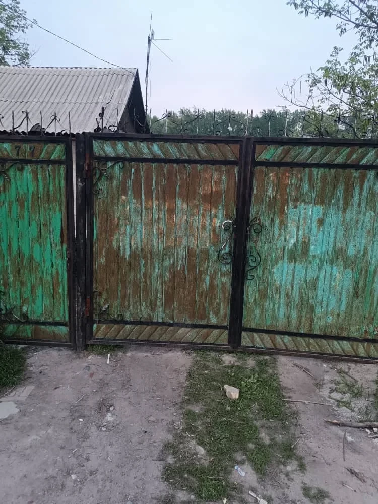 В Бишкеке выявили швейный цех, где незаконно трудились 27 иностранцев