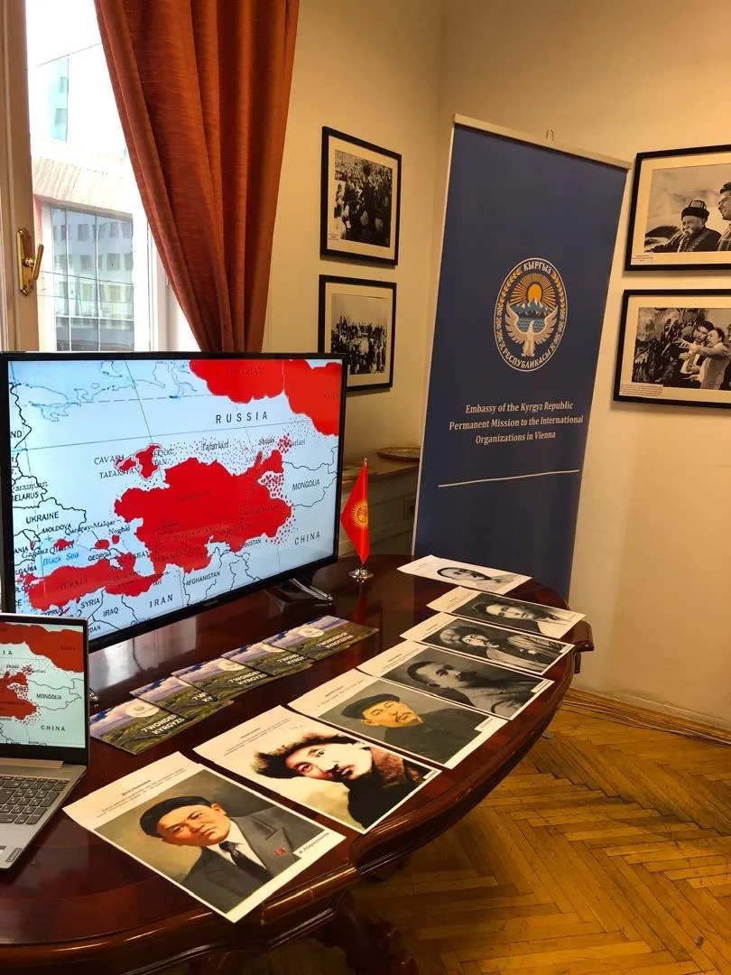 Толенды Макеев обсудил с соотечественниками в Вене национальные ценности и историю