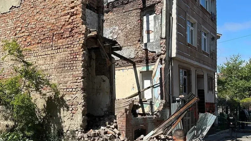 В результате землетрясения в Стамбуле пострадали более 150 человек
