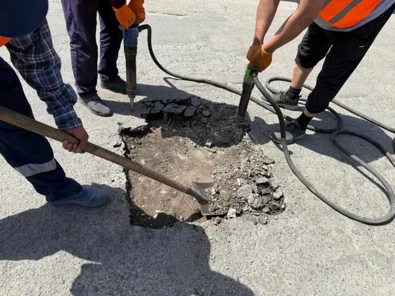 На каких улицах Бишкека проведен ямочный ремонт