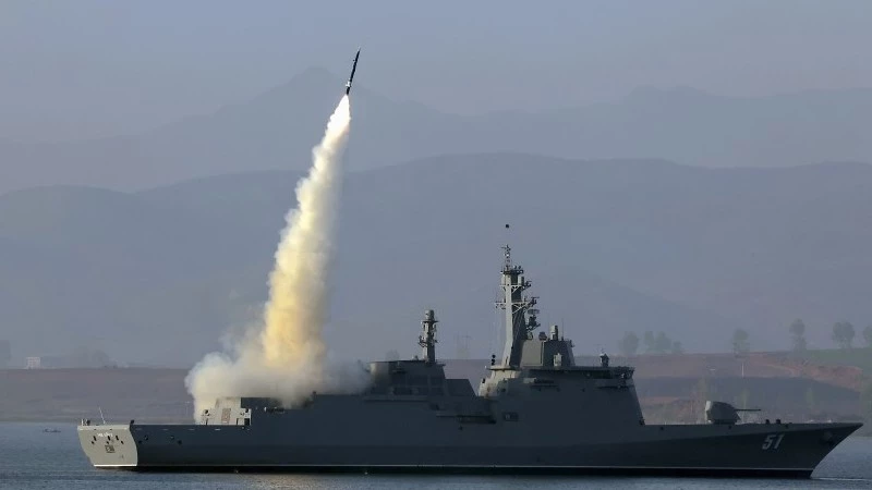 КНДР провела пуски сверхзвуковых ракет с нового эсминца