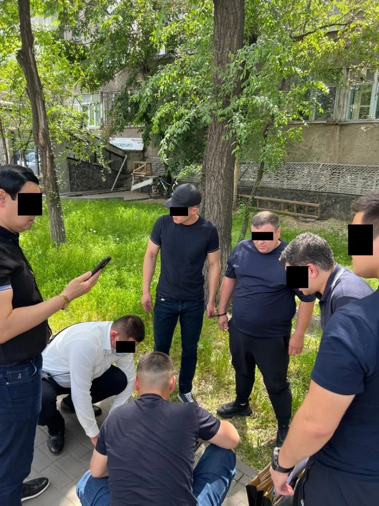 Обыски в ГУВД Бишкека. ГКНБ задержал еще одного сотрудника СБНОН (фото)