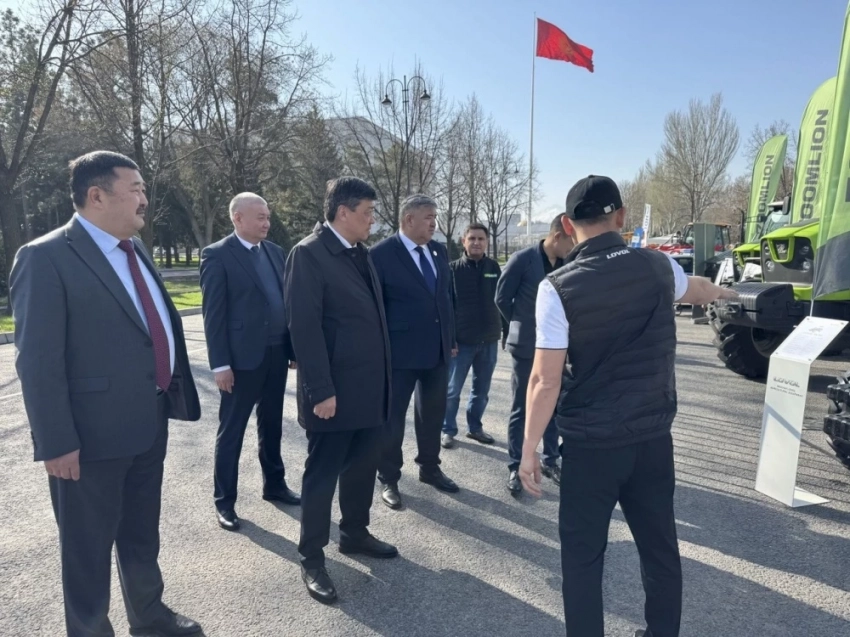 Торобаев: наша задача обеспечить крестьянам доступ к цифровым инструментам