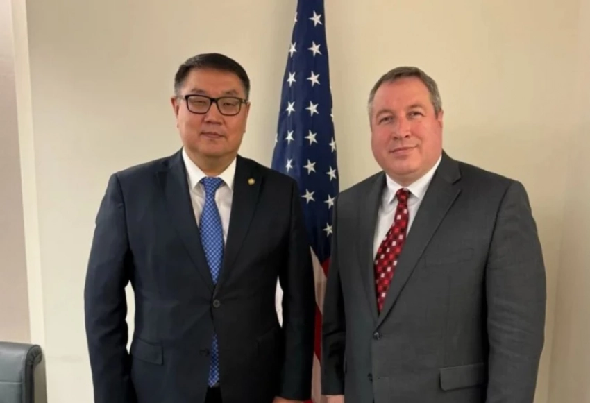 Посол КР провел встречу с заместителем координатора Госдепа США по санкциям