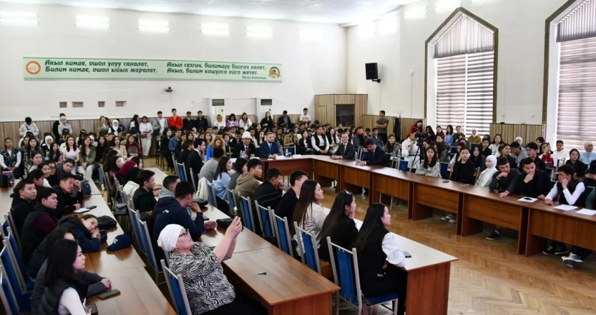 В КНУ состоялось просветительское мероприятие «Вклад народов Советского Союза в победу над нацизмом в 1945 году»