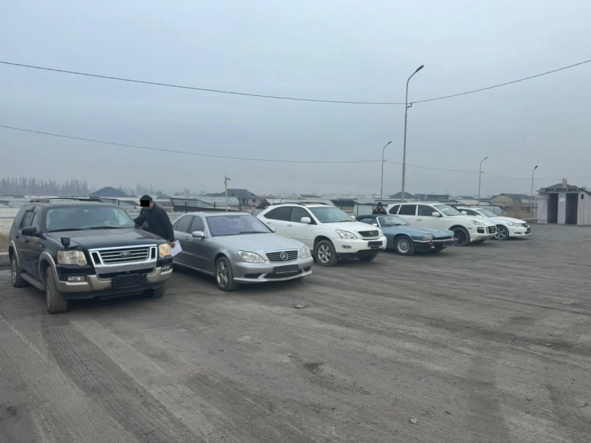 В Кыргызстане начался второй этап легализации авто с иностранными номерами