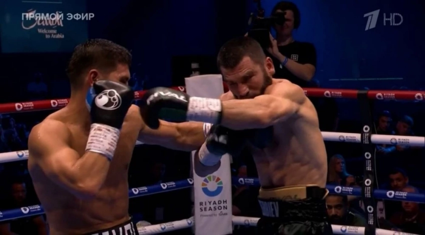 Бивол отказался от титула WBC ради третьего боя с Артуром Бетербиевым