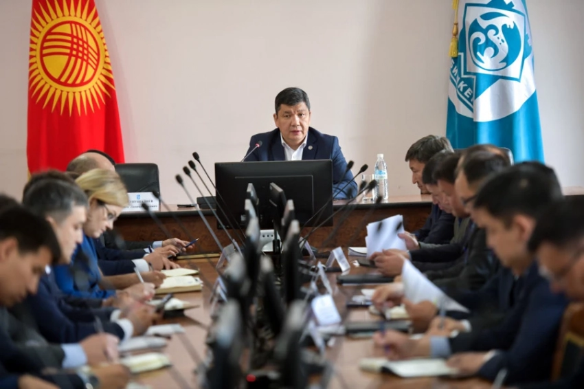Мэр Бишкека сделал замечания акимам районов