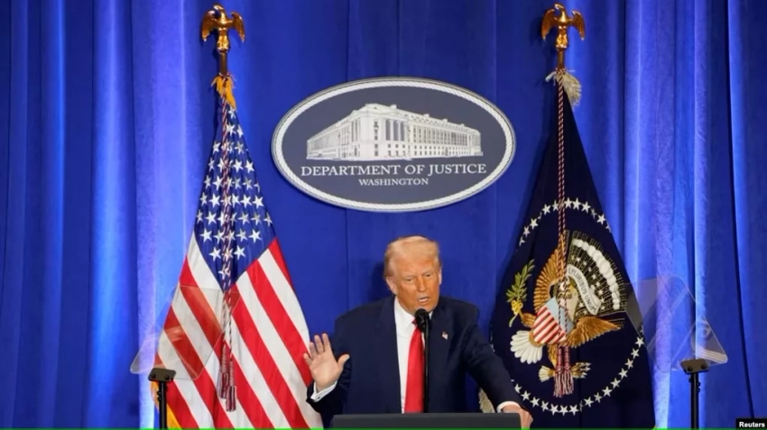 США поднимают пошлины для Китая до 104%. Пекин пообещал «бороться до конца»