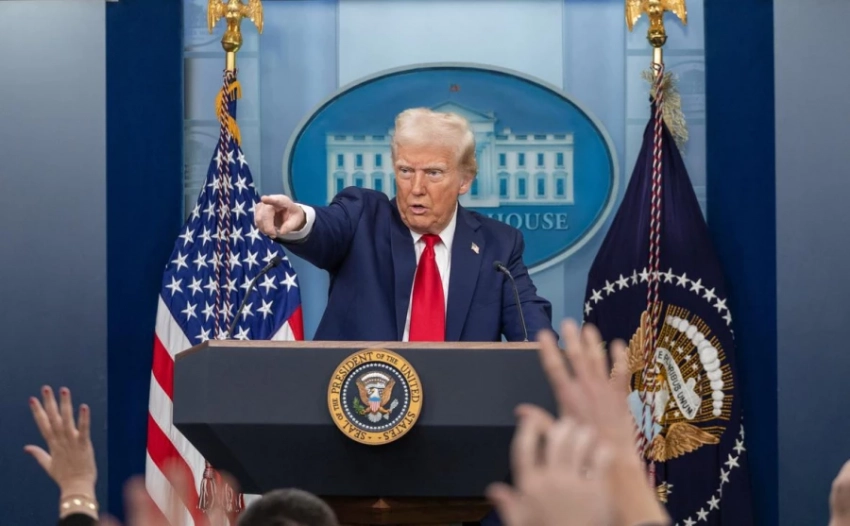 Трамп ввел пошлины в 104 процента для товаров из Китая