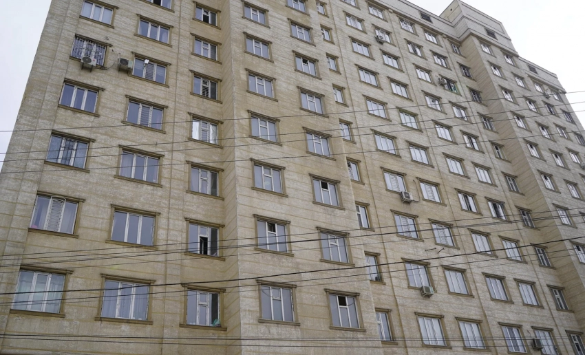 ГАУГИ выставило на аукцион квартиры, участки и помещения в Бишкеке и Оше