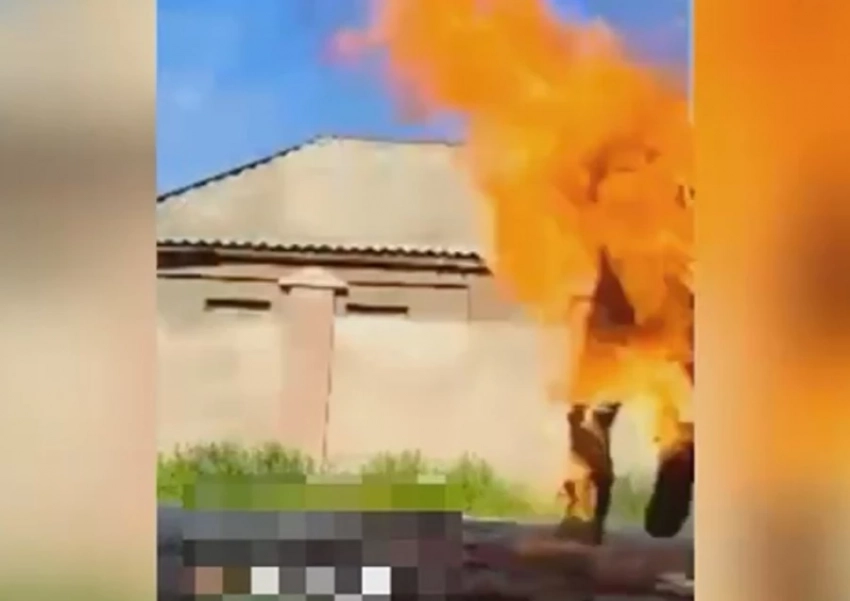 В Бишкеке мужчина облился бензином и поджег себя в прямом эфире (видео)